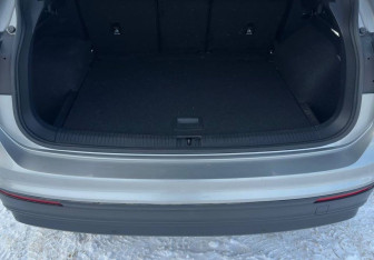 Подержанный автомобиль Volkswagen Tiguan 2020 года (15 фото)