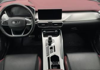 Подержанный автомобиль Geely Coolray 2021 года (10 фото)