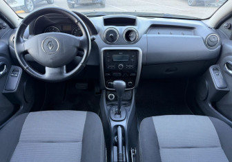 Подержанный автомобиль Renault Duster 2014 года (10 фото)