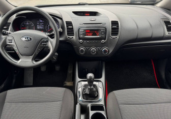 Подержанный автомобиль Kia Cerato Sedan 2019 года (10 фото)