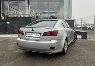 Подержанный автомобиль Lexus IS Sedan 2008 года (5 фото)