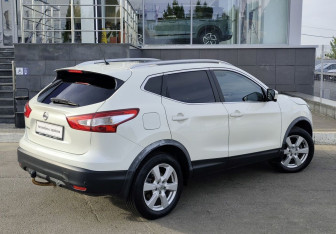 Подержанный автомобиль Nissan Qashqai 2015 года (5 фото)