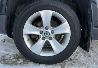 Подержанный автомобиль Skoda Yeti 2013 года (15 фото)