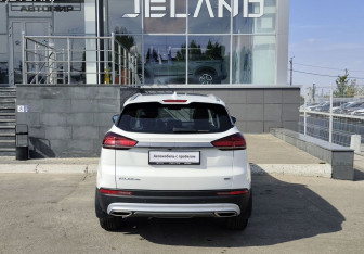 Подержанный автомобиль Geely Atlas Pro 2023 года (6 фото)