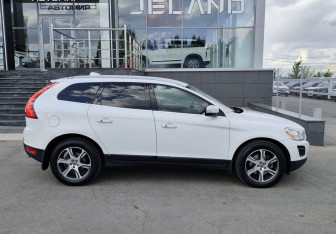 Подержанный автомобиль Volvo XC60 2011 года (4 фото)