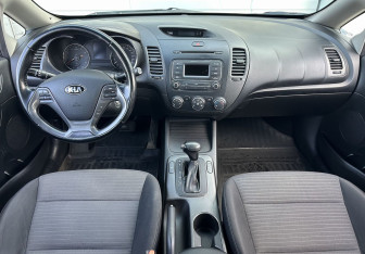 Подержанный автомобиль Kia Cerato Sedan 2013 года (10 фото)
