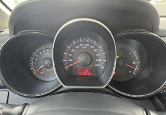 Подержанный автомобиль Kia Rio Sedan 2013 года (9 фото)
