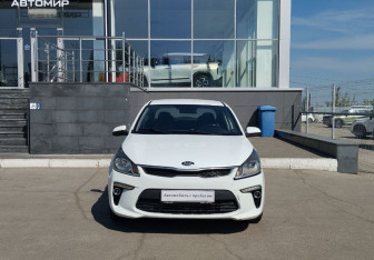 Подержанный автомобиль Kia Rio Sedan 2019 года (2 фото)