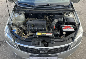 Подержанный автомобиль Kia Ceed Hatchback 2012 года (13 фото)