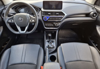 Подержанный автомобиль Changan Alsvin 2023 года (10 фото)