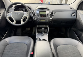 Подержанный автомобиль Hyundai ix35 2013 года (10 фото)