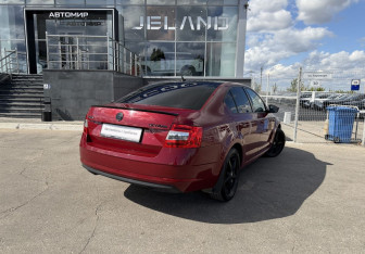 Подержанный автомобиль Skoda Octavia Liftback 2018 года (5 фото)
