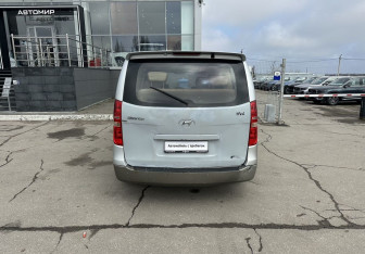Подержанный автомобиль Hyundai Grand Starex 2009 года (6 фото)