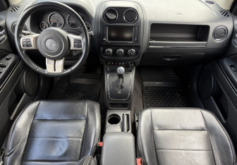 Подержанный автомобиль Jeep Compass 2012 года (10 фото)