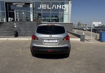 Подержанный автомобиль Nissan Qashqai 2008 года (6 фото)