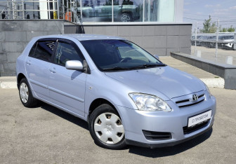 Подержанный автомобиль Toyota Corolla Hatchback 2006 года (3 фото)