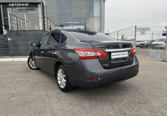 Подержанный автомобиль Nissan Sentra Sedan 2015 года (7 фото)