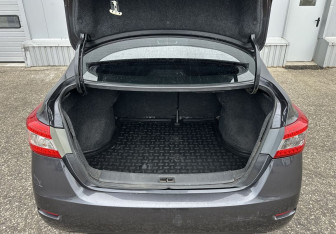 Подержанный автомобиль Nissan Sentra Sedan 2015 года (13 фото)