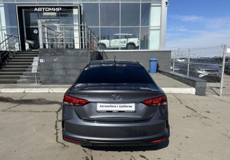 Подержанный автомобиль Hyundai Solaris Sedan 2021 года (6 фото)