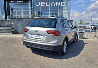 Подержанный автомобиль Volkswagen Tiguan 2020 года (5 фото)