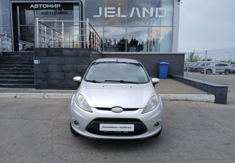 Подержанный автомобиль Ford Fiesta Hatchback 2010 года (2 фото)