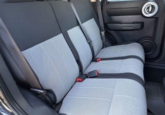 Подержанный автомобиль Dodge Nitro 2007 года (12 фото)