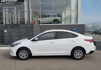 Подержанный автомобиль Hyundai Solaris Sedan 2022 года (8 фото)