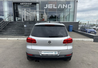 Подержанный автомобиль Volkswagen Tiguan 2012 года (6 фото)