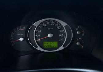 Подержанный автомобиль Hyundai Tucson 2006 года (9 фото)