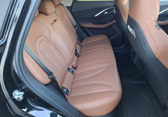 Подержанный автомобиль Omoda C5 2024 года (12 фото)