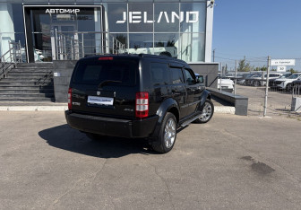 Подержанный автомобиль Dodge Nitro 2007 года (5 фото)