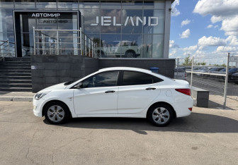 Подержанный автомобиль Hyundai Solaris Sedan 2015 года (8 фото)
