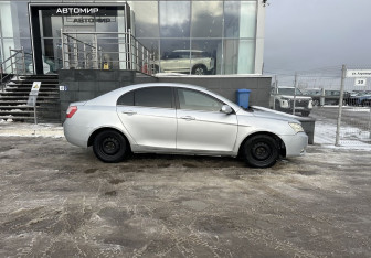 Подержанный автомобиль Geely Emgrand EC7 Sedan 2013 года (4 фото)