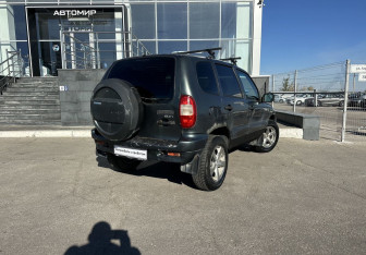 Подержанный автомобиль Chevrolet Niva 2008 года (5 фото)