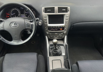 Подержанный автомобиль Lexus IS Sedan 2008 года (10 фото)