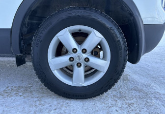 Подержанный автомобиль Nissan Qashqai 2012 года (15 фото)