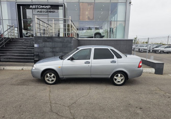 Подержанный автомобиль LADA (ВАЗ) Priora Sedan 2009 года (8 фото)