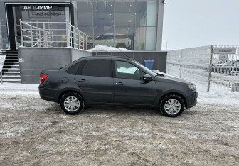 Подержанный автомобиль LADA (ВАЗ) Granta Sedan 2019 года (4 фото)