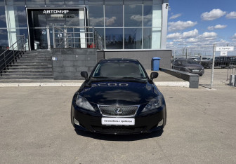 Подержанный автомобиль Lexus IS Sedan 2006 года (2 фото)