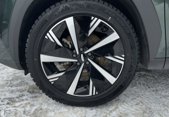 Подержанный автомобиль Geely Atlas 2024 года (14 фото)