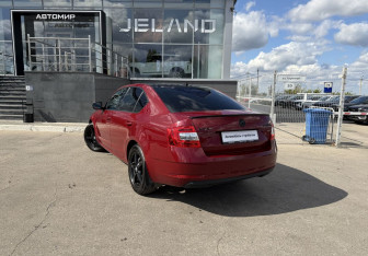 Подержанный автомобиль Skoda Octavia Liftback 2018 года (7 фото)