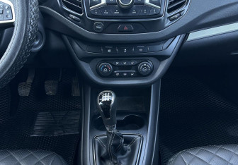 Подержанный автомобиль LADA (ВАЗ) Vesta Sedan 2019 года (11 фото)