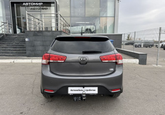 Подержанный автомобиль Kia Rio Hatchback 2016 года (6 фото)