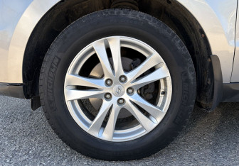 Подержанный автомобиль Hyundai Santa Fe 2010 года (14 фото)