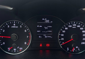 Подержанный автомобиль Kia Cerato Sedan 2019 года (9 фото)