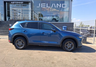 Подержанный автомобиль Mazda CX-5 2017 года (4 фото)
