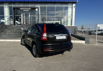 Подержанный автомобиль Honda CR-V 2011 года (7 фото)