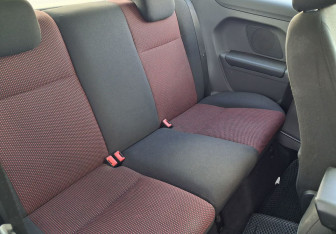 Подержанный автомобиль Ford Focus Hatchback 2007 года (12 фото)