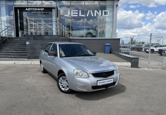Подержанный автомобиль LADA (ВАЗ) Priora Hatchback 2010 года (3 фото)