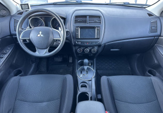 Подержанный автомобиль Mitsubishi ASX 2014 года (10 фото)